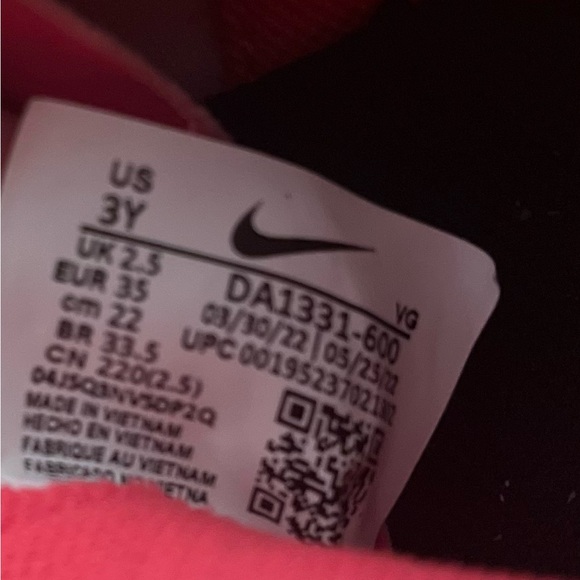 Girls Soccer show Nike Tiempo - Picture 4 of 4